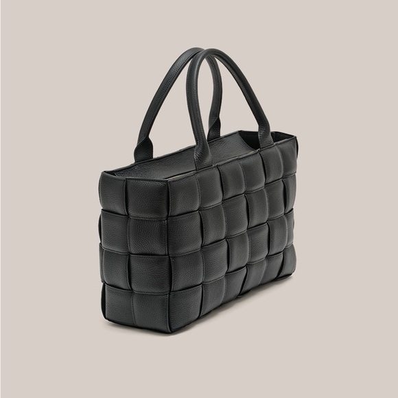VESTIRSI Margot XL Black Woven Tote - Picture 2 of 6